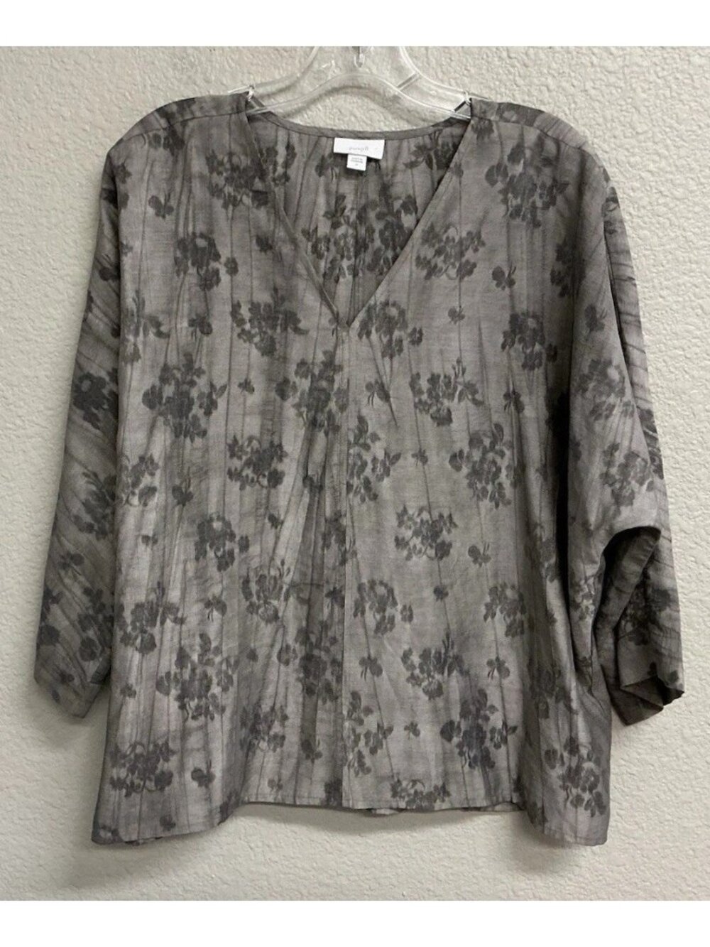 Pure J Jill Gray Floral Blouse Women’s Size Medium V Neck 3/4 Sleeves